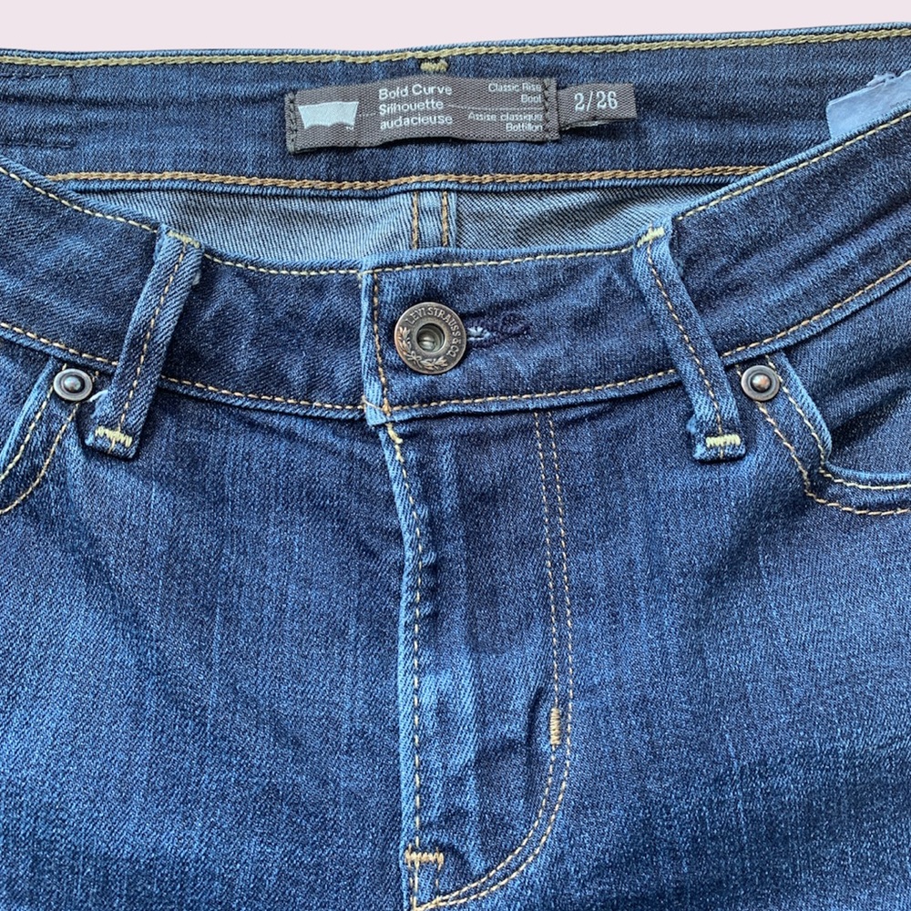 Levi’s Bold Curve denim pant - Picture 4 of 10